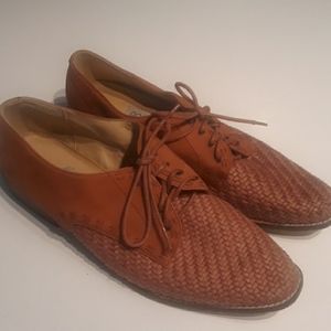 Ladies Oxford shoes